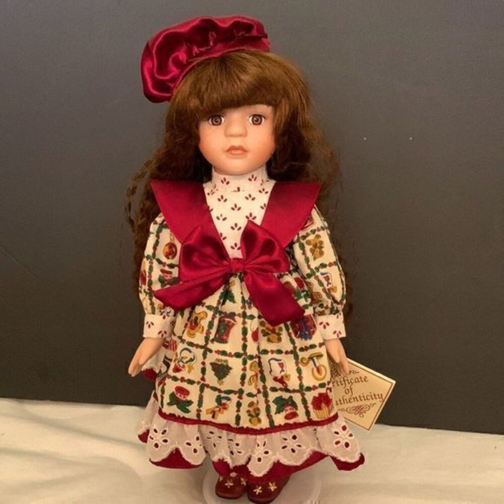 𝅺BEAUTIFUL “Soft Expressions” Porcelain Collectible Doll